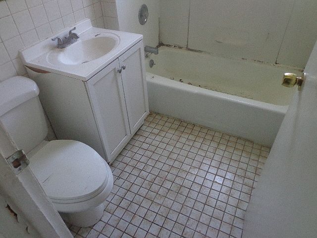 2nd image of 3733 W Addison St