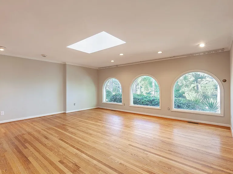 3741 Fox Glen Ct NE — Photo 15