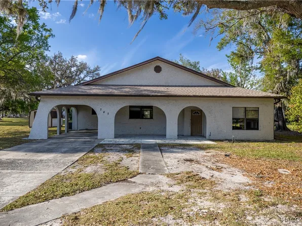 747 NE 3rd St, Crystal River, FL 34429