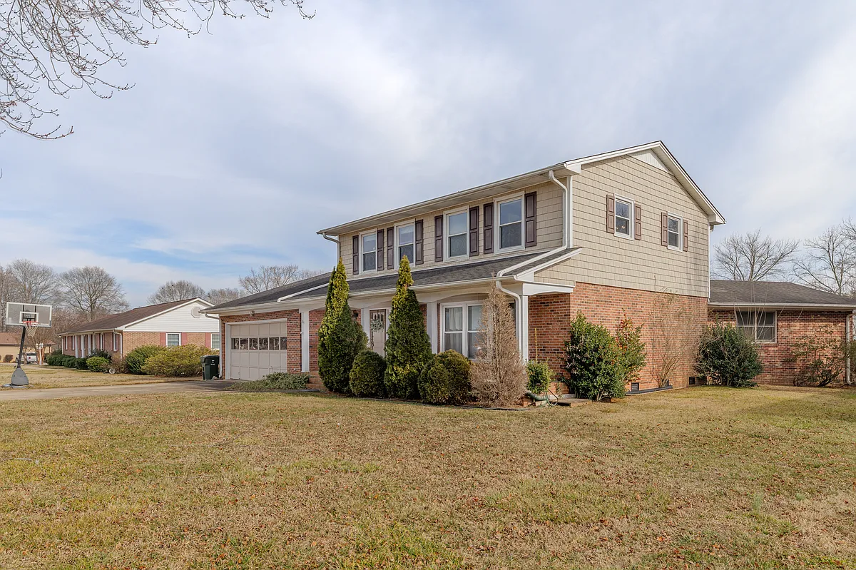 Building Photo - 103 Avondale Dr
