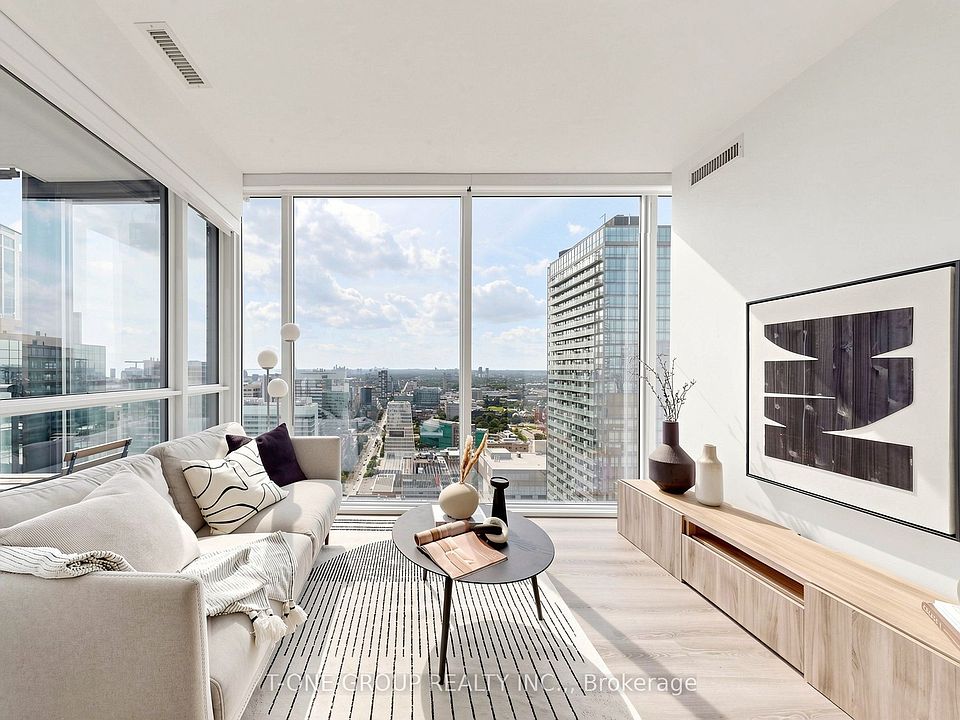 1st image of 15 Grenville St #3403