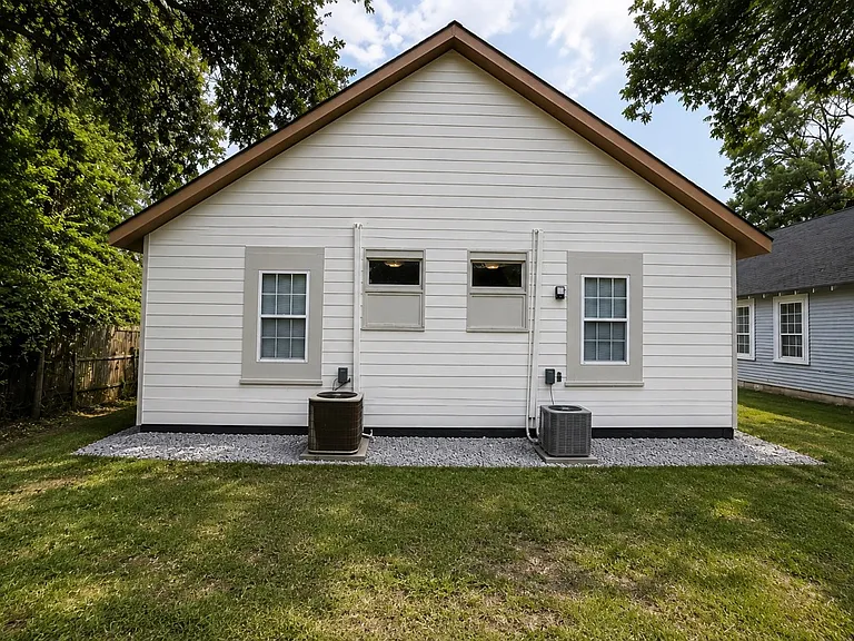 313 W Chappell St — Photo 19