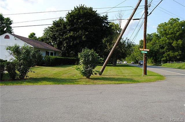 2nd image of 377 Temple Hill Rd