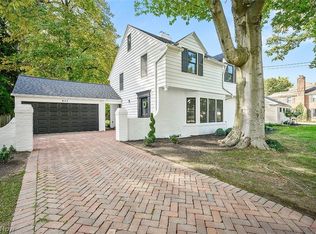 852 Elmwood Rd, Rocky River, OH 44116