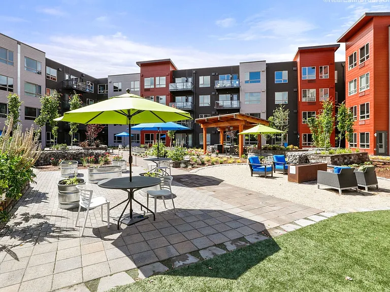 South Block Apartments — Photo 12