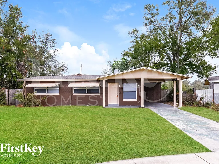 431 Gilman Cir — Photo 1