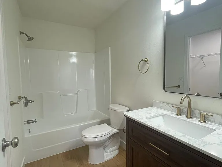 1009 N 24th St #1011 — Photo 16