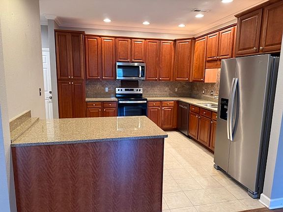 3rd image of 166 Blackfoot Way