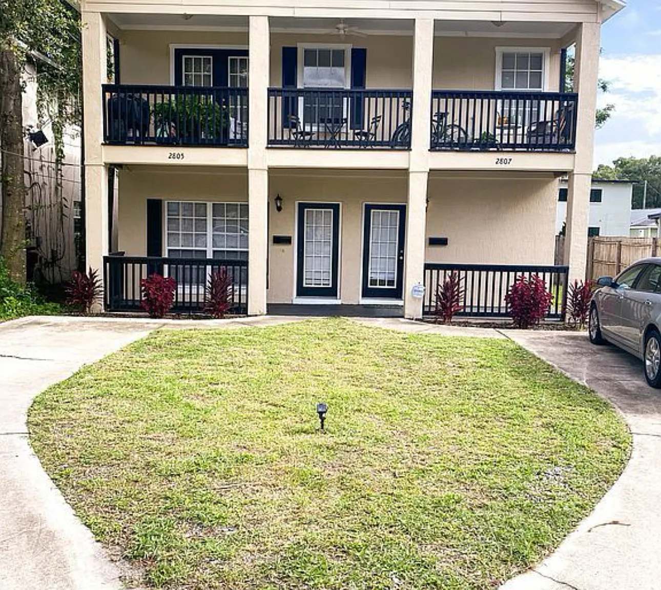 2 bed, 1220 sqft, $1,900 — Photo 1