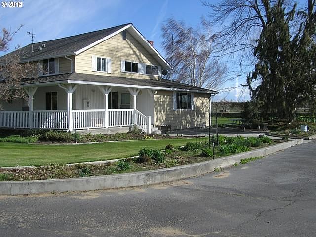 2nd image of 77846 N Loop Rd