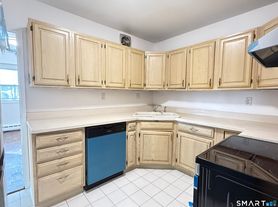 25 Cartright St, Bridgeport, CT