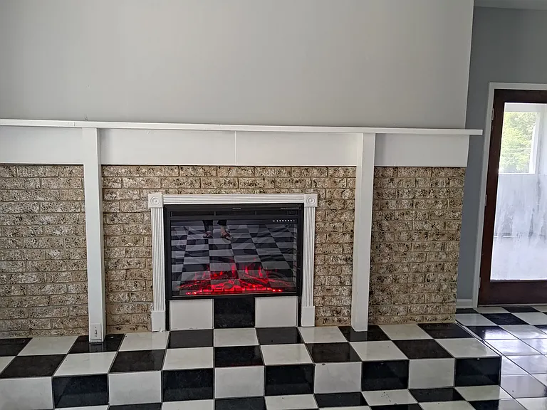 718 Gamble Dr — Photo 2