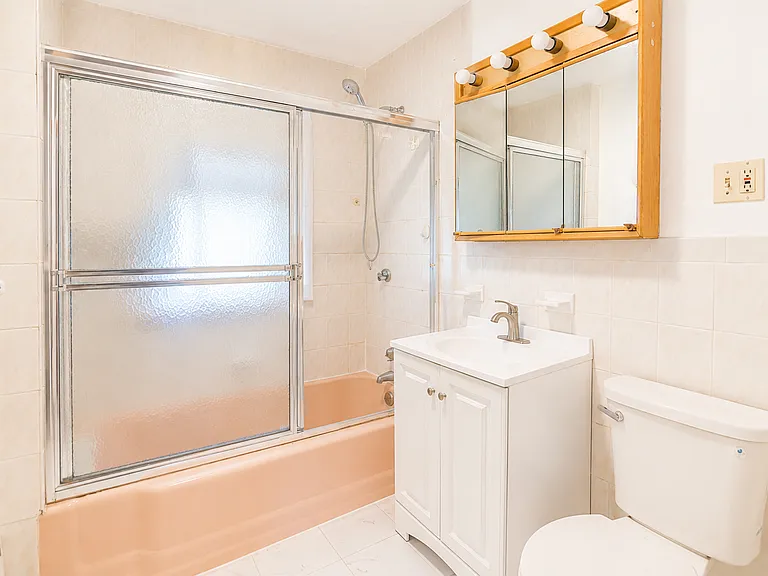 53 Sycamore St #1 — Photo 4