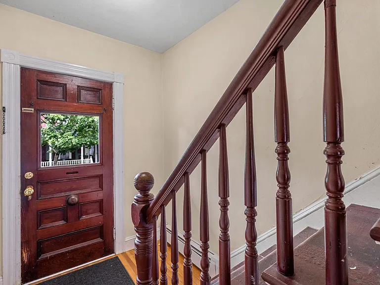 10 Lincoln Ave — Photo 25
