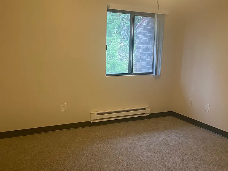 202 N Limits Rd #3 — Photo 7