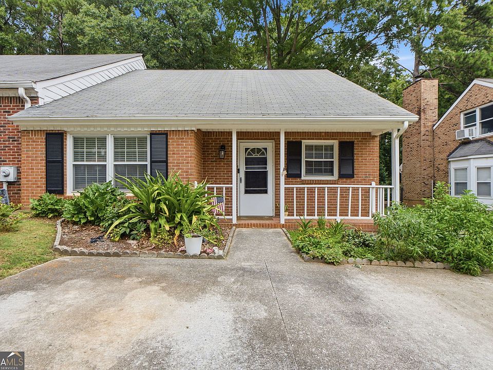 1st image of 320 Williamsburg Way