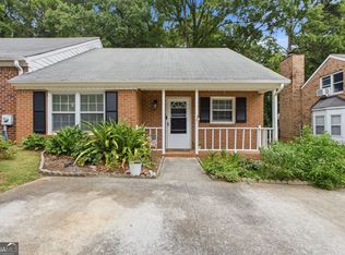 320 Williamsburg Way, Fayetteville, GA 30214
