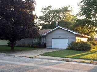 611 N Maple St, Herscher, IL 60941