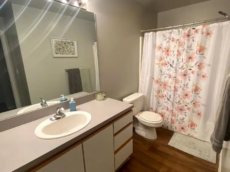 August Place Apartments — Photo 6