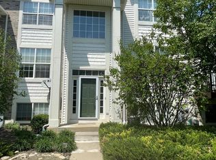 827 Summit Creek Dr, Shorewood, IL 60404