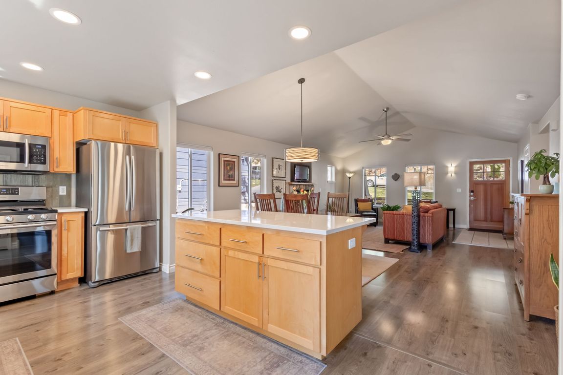 Large island, new quartz countertops