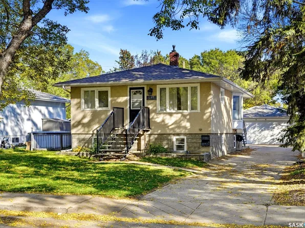 2751 MacKay Street, Regina, SK S4N 2T8