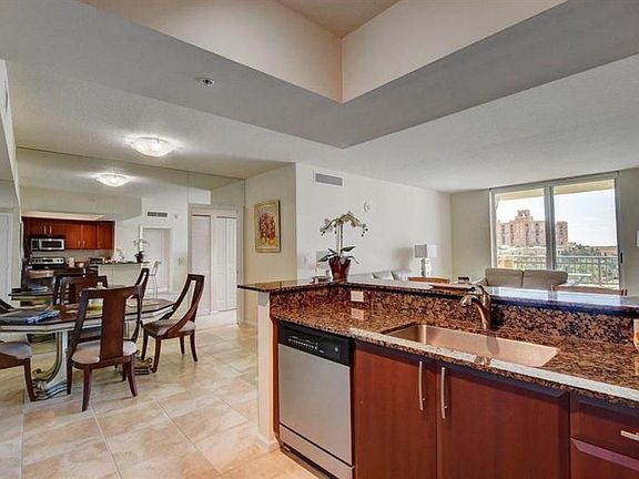 4th image of 403 S Sapodilla Ave APT 516