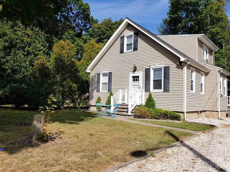 328 Oakwood Rd #2 — Photo 9