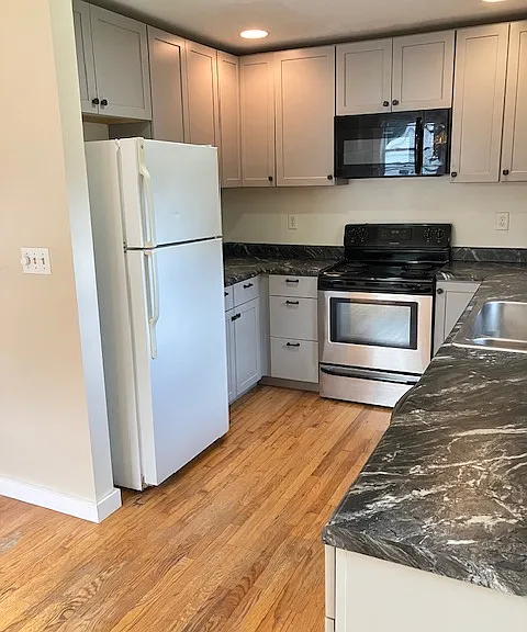 79 Locust Grove Rd — Photo 2