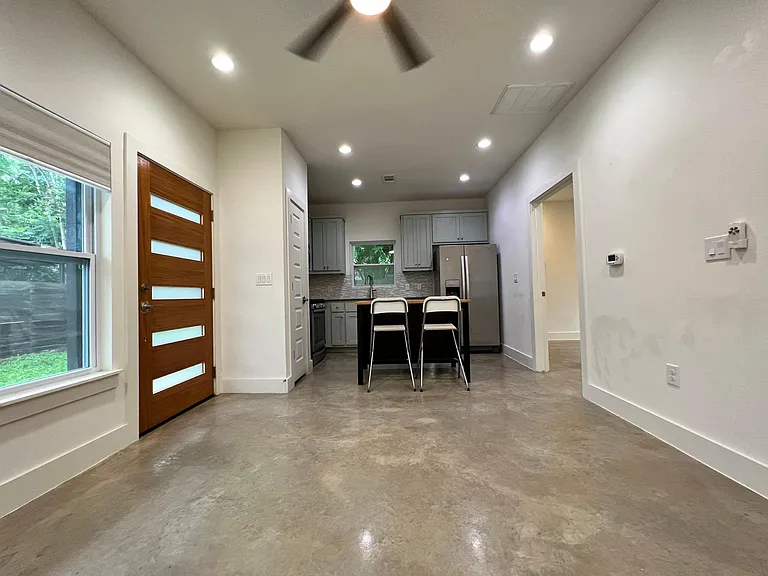 1003 Linden St #B — Photo 3