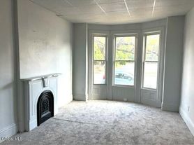 329 3rd St, Troy, NY