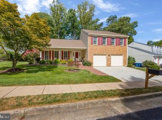 7026 Flax St, Springfield, VA 22152