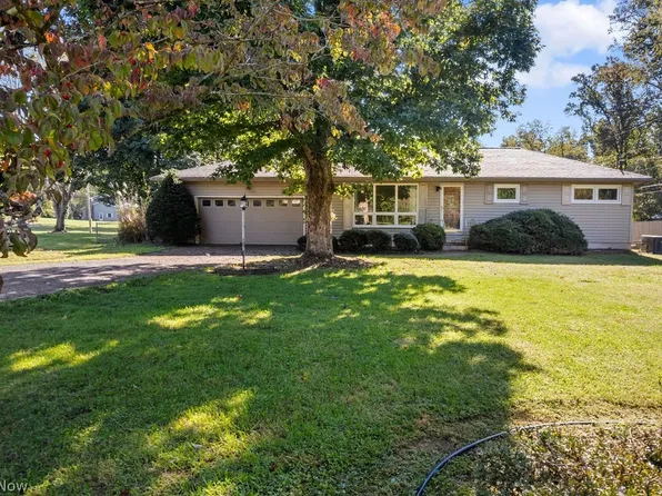11363 Dupont Rd, Washington, WV 26181