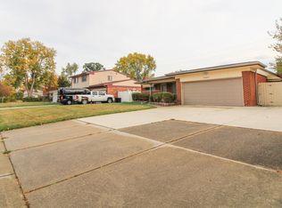 17409 W Thirteen Mile Rd, Southfield, MI 48076