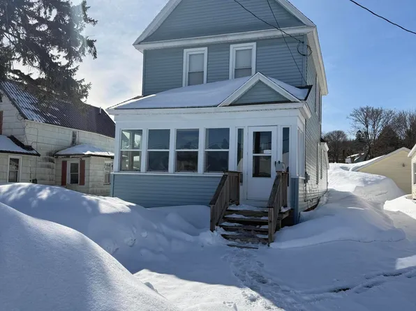 1004 John St, Sault Sainte Marie, MI 49783