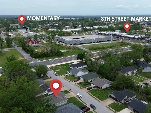 806 SE East Ct, Bentonville, AR 72712