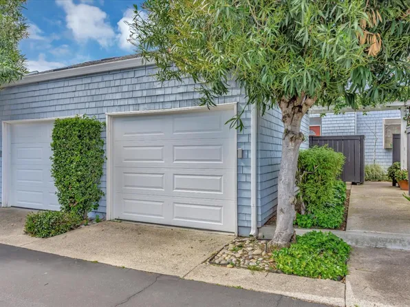 2 Cape Hatteras Ct, Redwood City, CA 94065