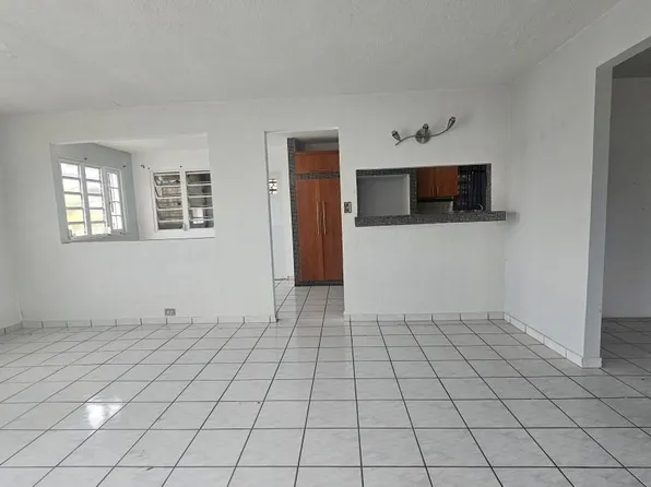 Urb Villas Del Rey 5 Calle 30 Ld #3, Caguas, PR 00725