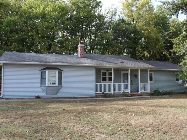 221 S 3rd St, Riverton, IL 62561
