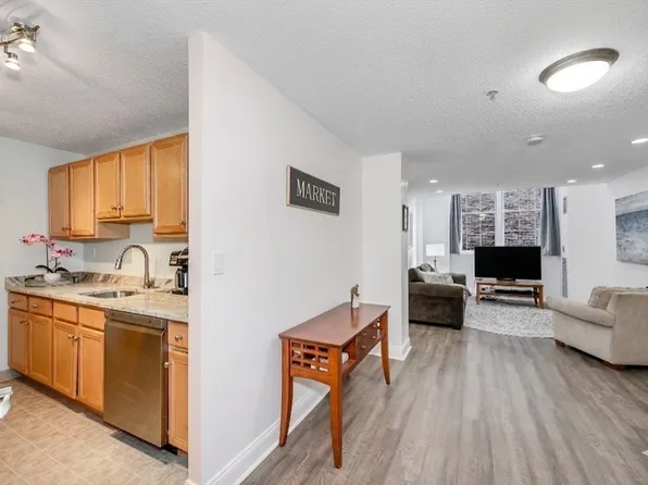 200 Market St Unit 3211, Lowell, MA 01852