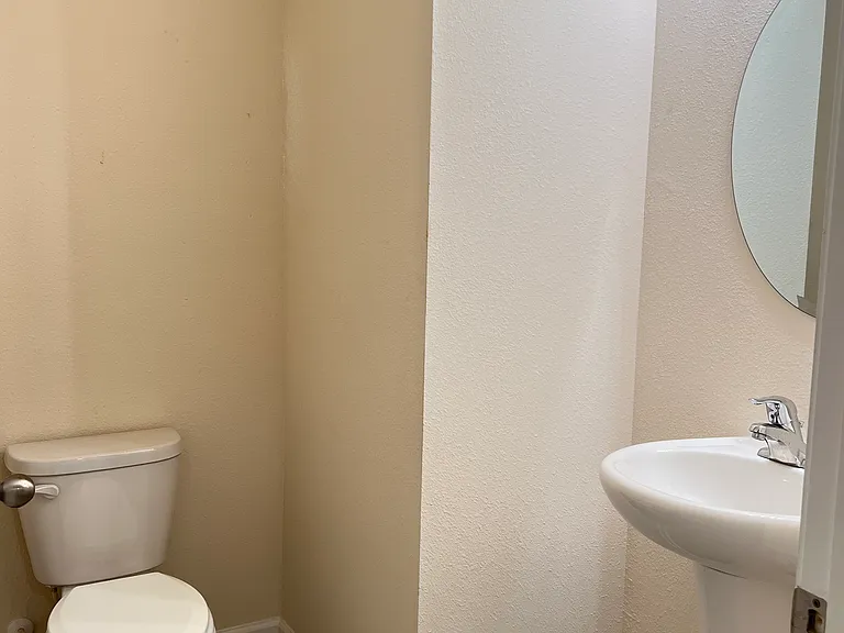 98 Pomona Way — Photo 13