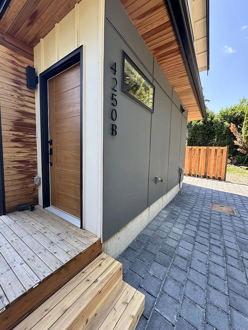 Brand new 2 bed 2.5 bath 2-story home in south Seattle — Photo 3