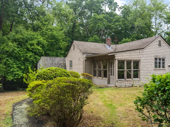 7 Cedar Grove Terrace, Essex, CT 06426