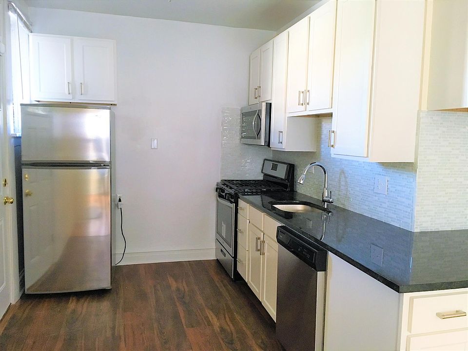 1st image of 639 W Roscoe St #X2