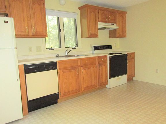4th image of 351 Foundry St #2