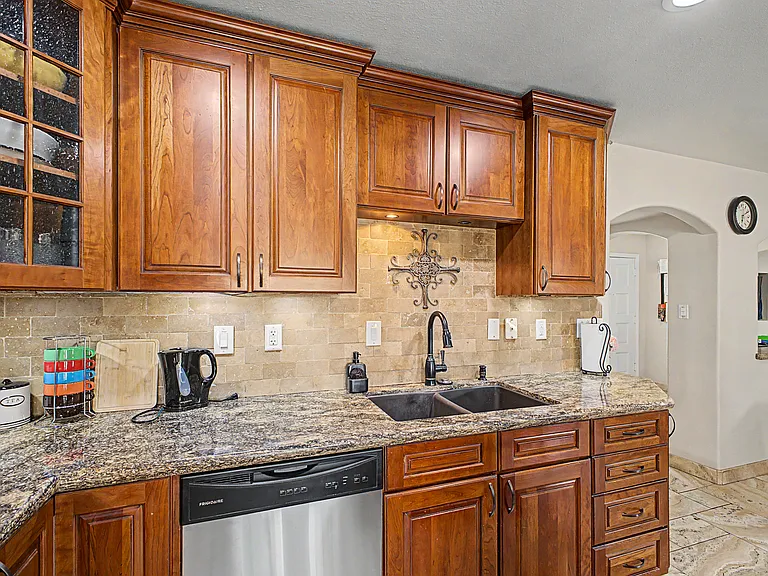 3346 E Cochise Dr — Photo 14