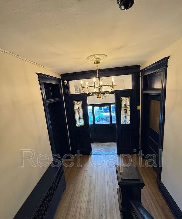 13 Brinsmaid Pl #4