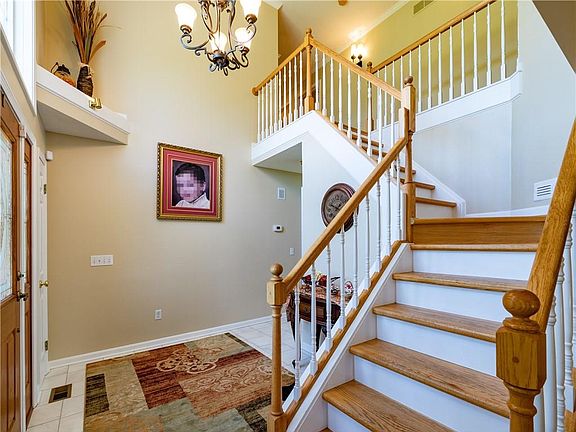 3rd image of 23 Longbow Cir