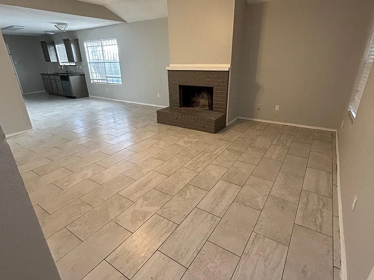 2315 Summit Ln — Photo 4