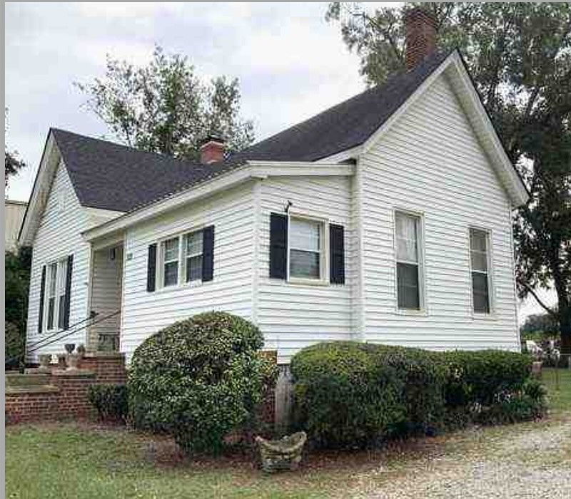 2nd image of 128 Main St